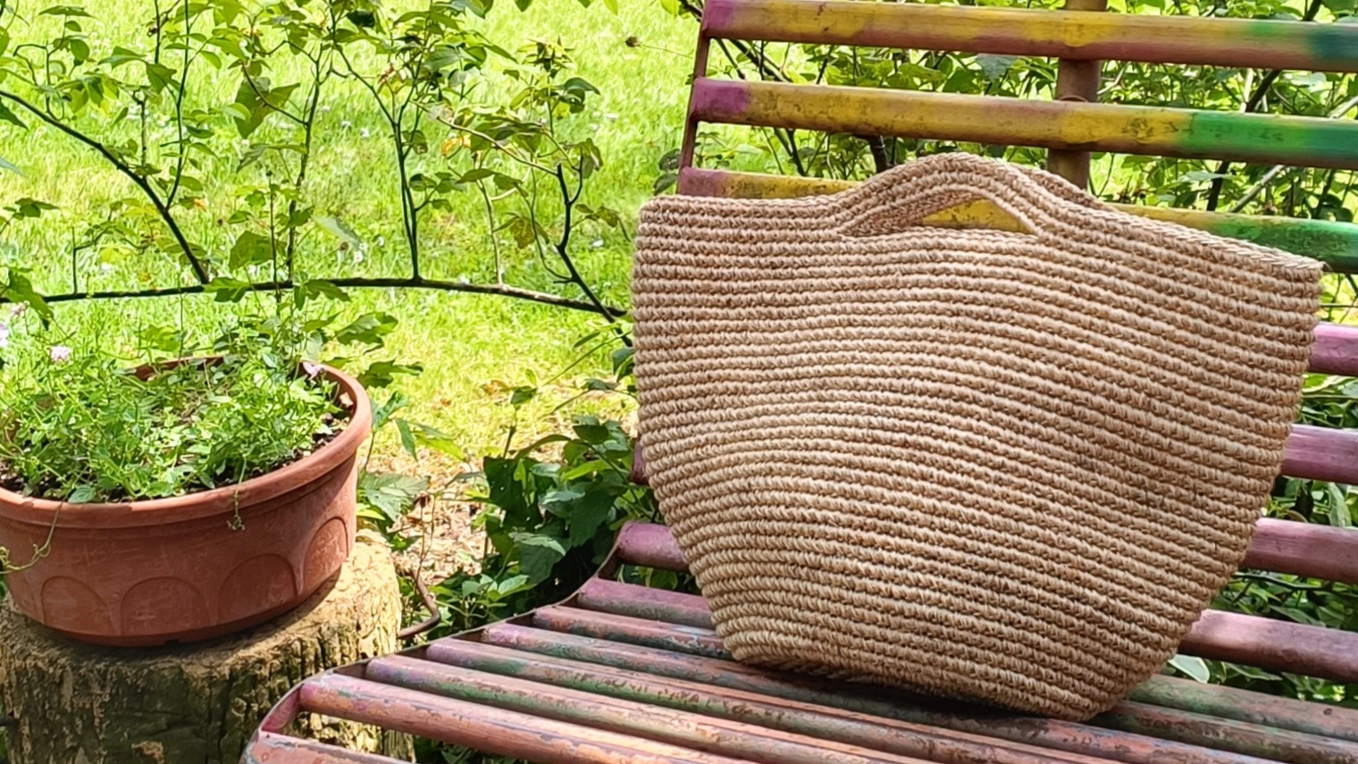 Borsa media della collezione TRAMAE di Mochila Milano in fibra vegetale naturale tonalità melange