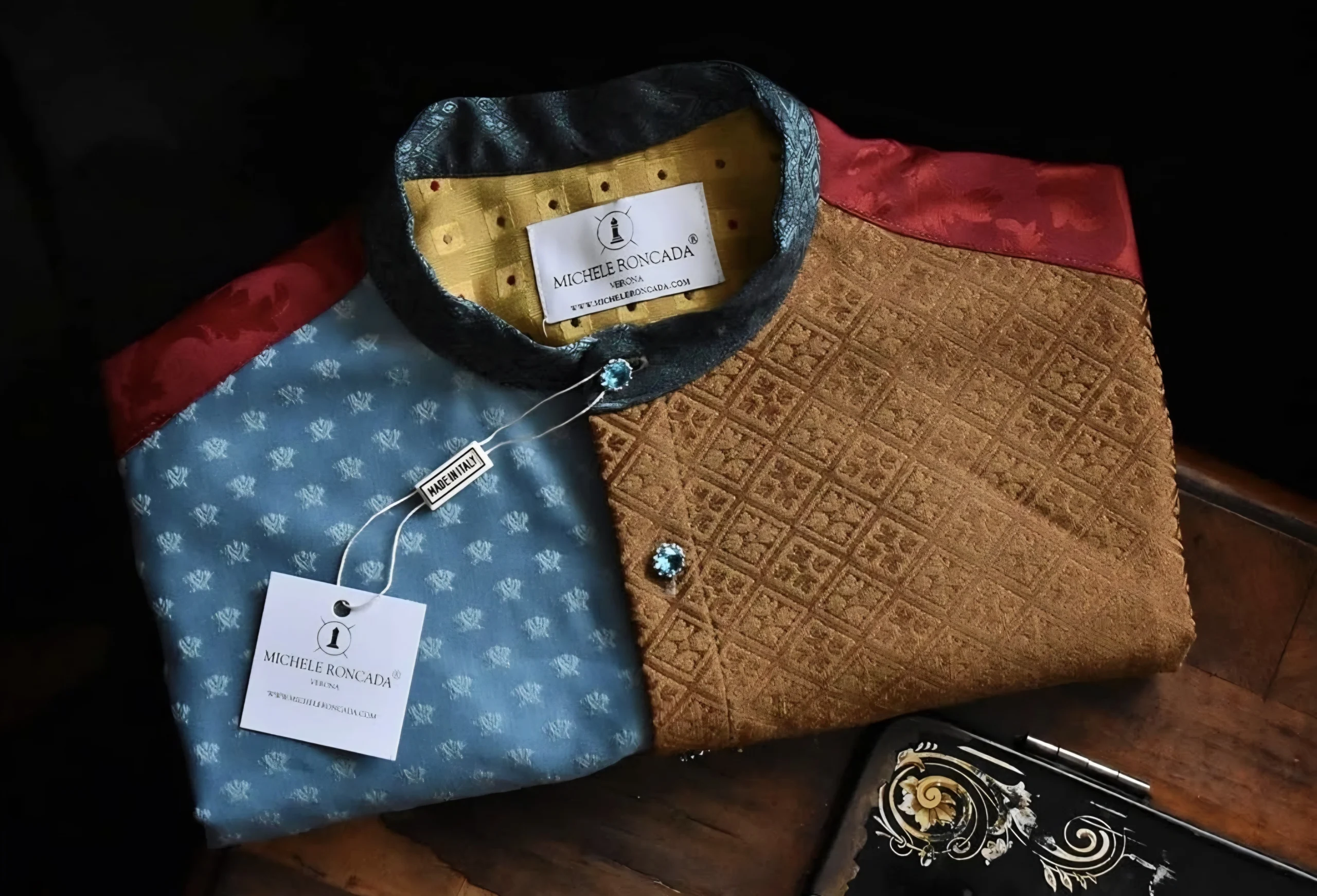 Camicia artigianale unisex di Michele Roncada realizzata con tessuti d'arredo vintage e cartellino fatto a mano